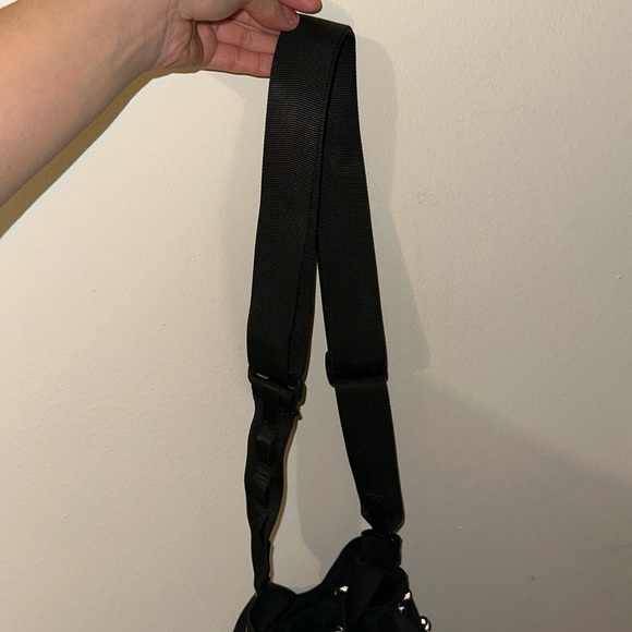 ❌SOLD ❌ Lululemon bucket bag - Picture 8 of 10